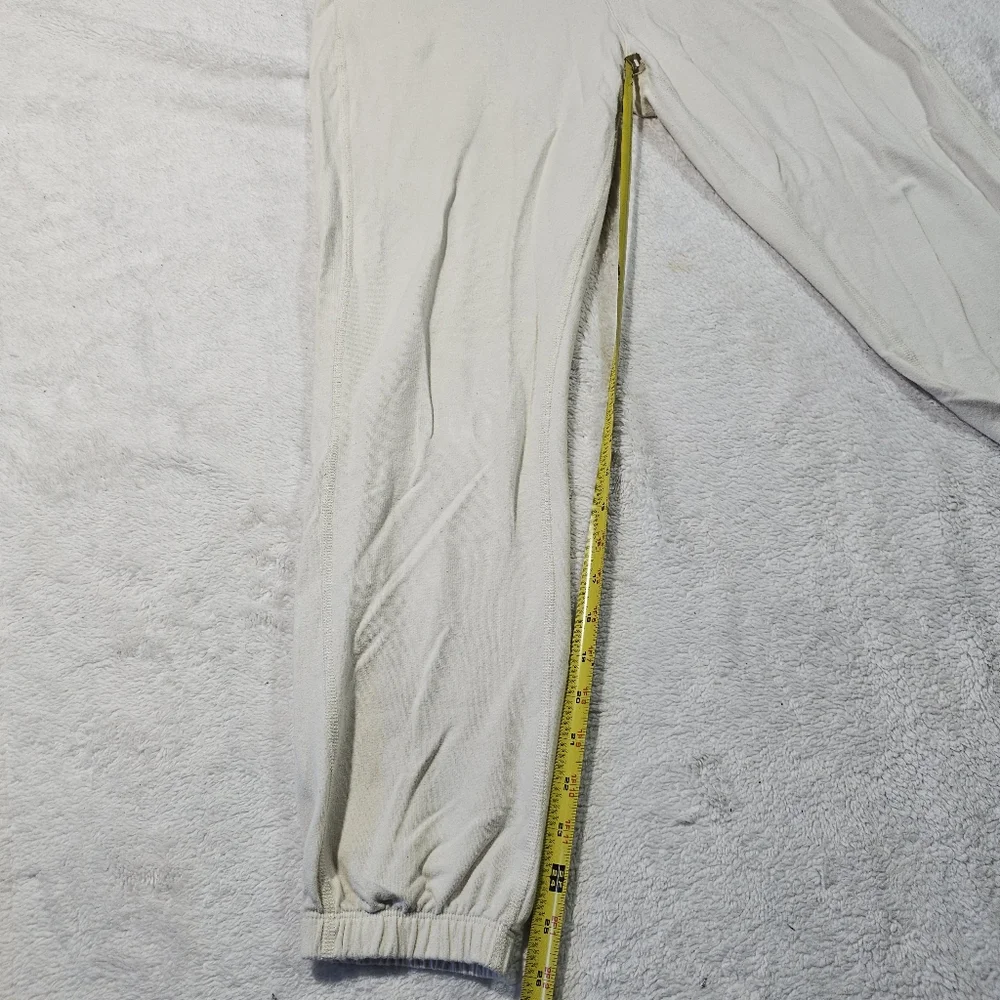 Vuori Performance Jogger Ecru Heather - Picture 11 of 12